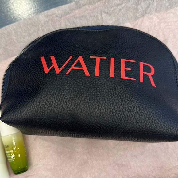 Bundle of 4 Lise Watier products - Picture 2 of 6